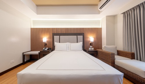 Classic Room - Queen Bed