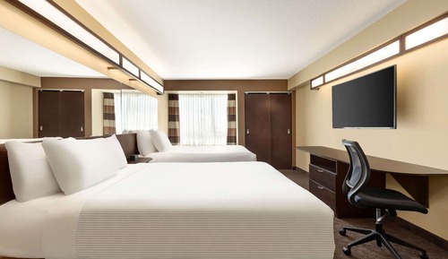 Business Room, 2 Queen Beds, Non Smoking