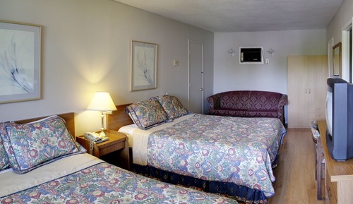 Standard Room, 2 Queen Beds, Kitchen