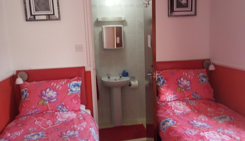 Twin Room, Ensuite