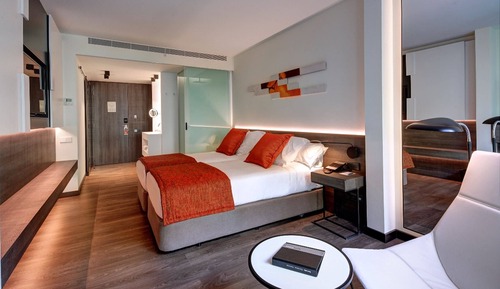 Design Room, Balcony