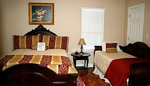 Standard Triple Room, Ensuite (Mount Livermore (shared b)