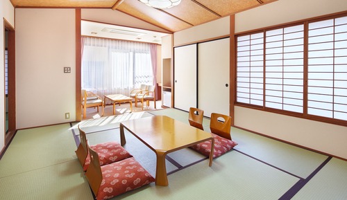  Japanese-Style Family Room with Private Bathroom