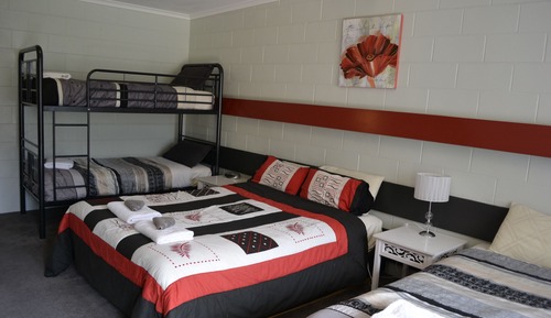Family Motel Room for 5 Guests
