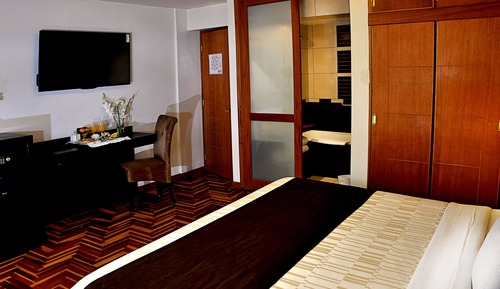 Standard Room, 1 Queen Bed, City View