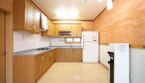 Room (Group 101 (Unshared House))