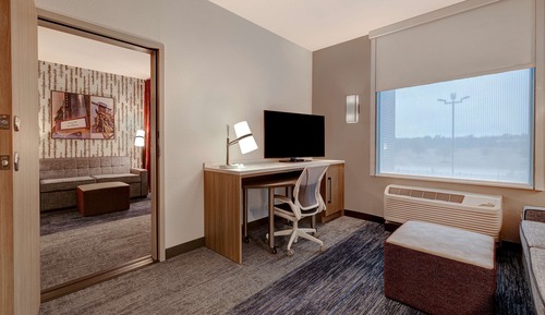Suite, 1 Queen Bed, Accessible, Non Smoking (Roll-in Shower)