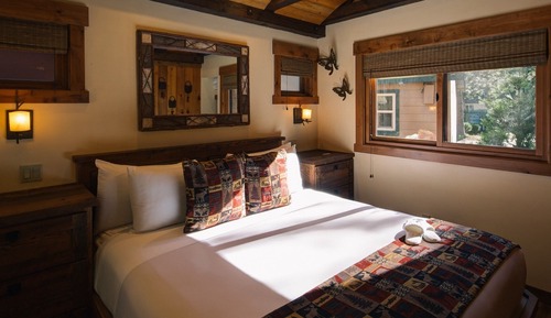 Luxury Cabin, Ensuite, Garden View (Anniversary Suite #15)