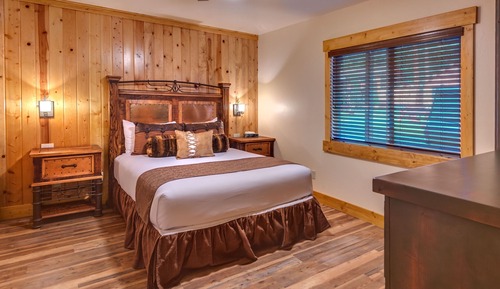 Luxury Cabin, Ensuite (Two Bedroom Two Bath #14)