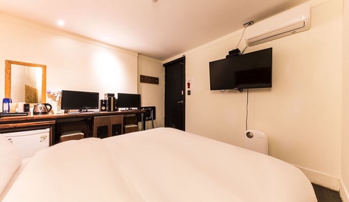 Room (Couple PC(roll available))