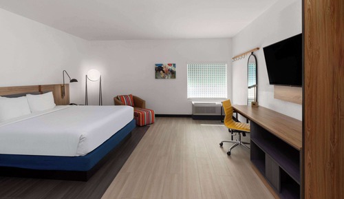 Room, 1 King Bed, Non Smoking (Efficiency)