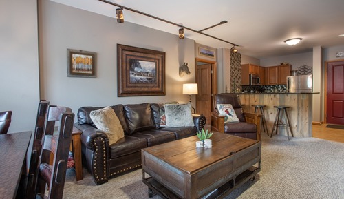 Condo, 2 Bedrooms