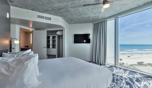 Room, 2 Bedrooms, City View