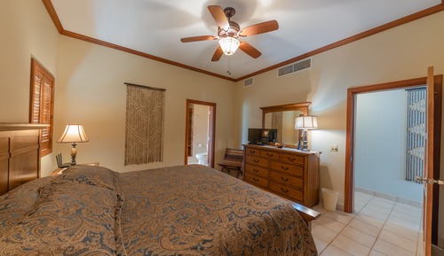 Premier Condo, 3 Bedrooms, Beach View
