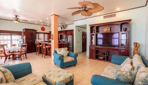 Deluxe Condo