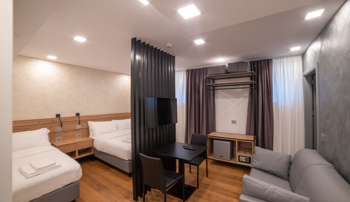 Deluxe Studio
