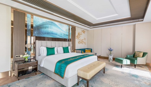 Presidential Suite Four Bedroom Sea View with Club Lounge Access