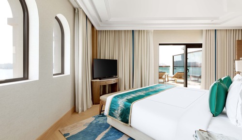Exotica Suite Sea View with Open Jacuzzi and Club Lounge Access
