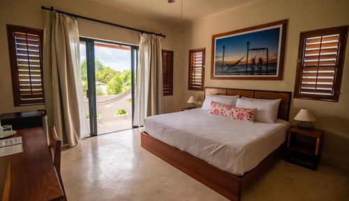 Room, 1 King Bed, Pool View