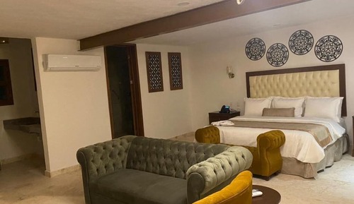Junior Suite, 1 King Bed