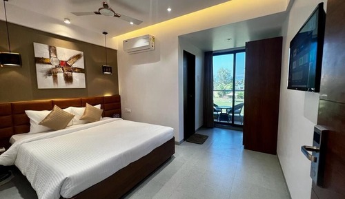 Deluxe Forest View room