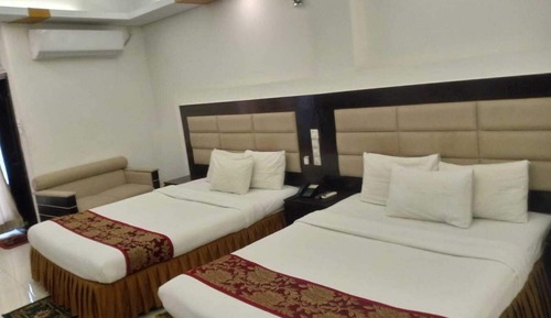 Deluxe Triple Room