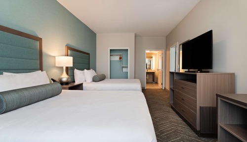 Suite, 2 Queen Beds, Accessible, Bathtub