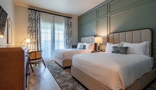 Room, 2 Queen Beds, Balcony, Partial Lake View