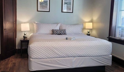 Double Room, 1 King Bed