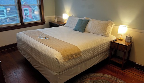 Double Room, 1 King Bed