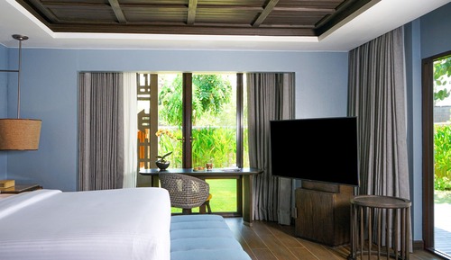 Suite, 1 King Bed, Garden View, Courtyard Area (with Plunge Pool)
