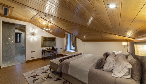 Deluxe Room, City View