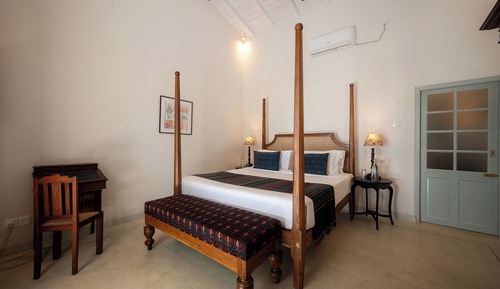 King Room - Lumi Villa (Adjacent to the Hotel)