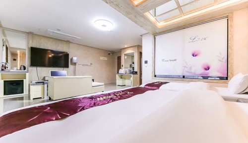 Room (Suite Room (Twin Bed PC Bathtub))