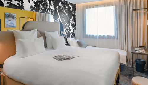 Room, Multiple Beds