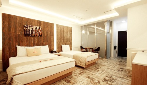 Room (Special room-1 room 1 parking (PC/bat)