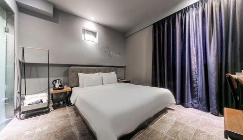 Room (Standard (parking available) (55-inch)