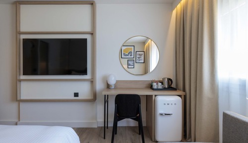 Family Room, 1 King Bed, Connecting Rooms (Family Connecting Room)