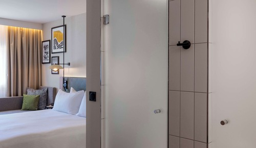 Room, 1 King Bed, Accessible