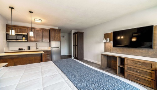 Standard Suite, 1 King Bed, Non Smoking