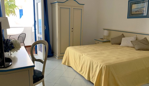 Comfort Room, Balcony, Partial Sea View