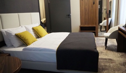 Classic Studio, 2 Bedrooms