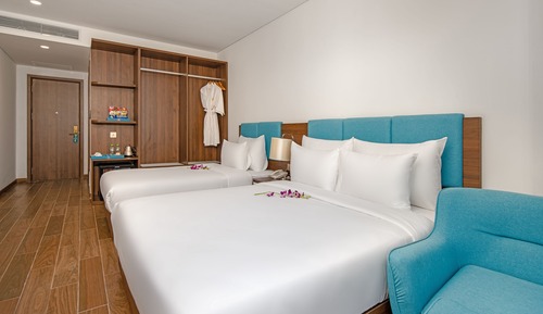 Deluxe Triple Room, City View