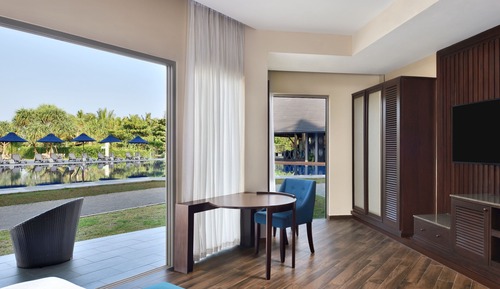 Studio Suite, 1 King Bed, Garden View