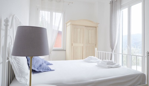 Deluxe Double Room, 1 King Bed, Balcony, Bay View