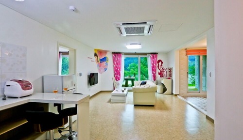 Room (Eros107)