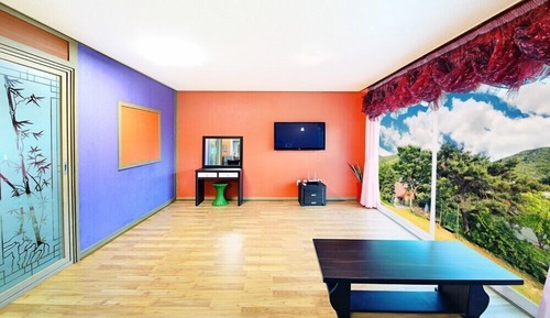 Room (Moon)