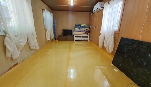 Room (Byulchae 2)