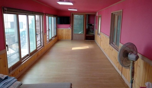 Room (Byulgwan)
