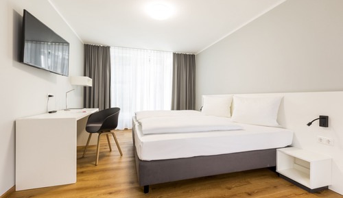 Hostel Twin with shared Bathroom